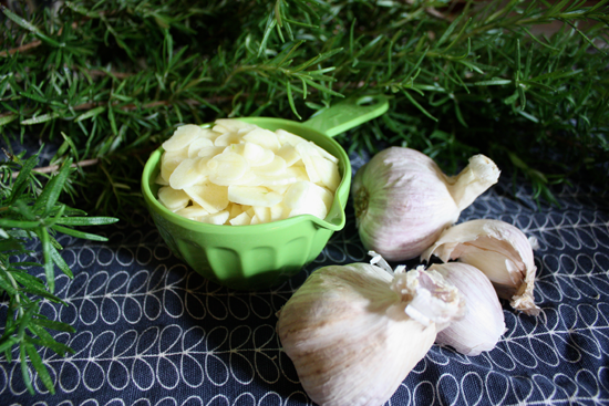 Garlic Rosemary Jelly-Modfrugal